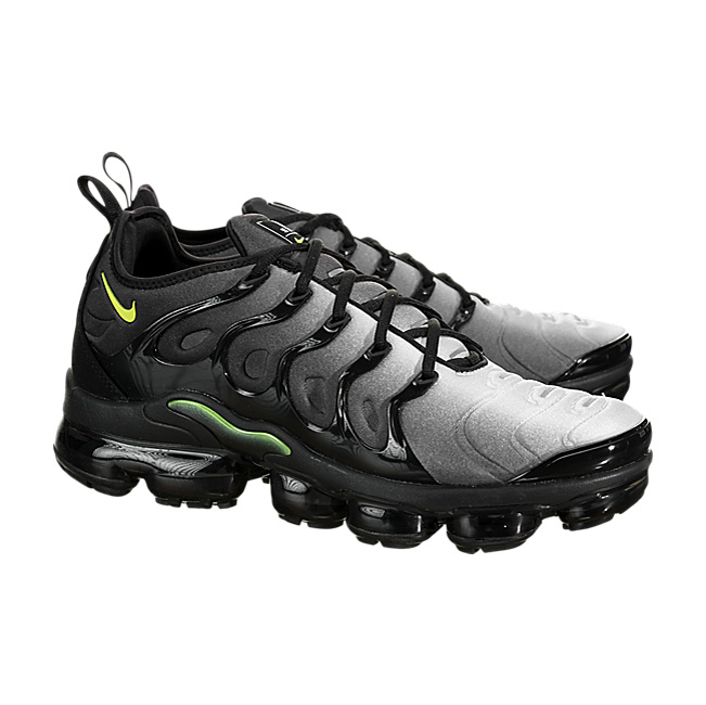 Nike Air Vapormax Plus - Black / Volt-White