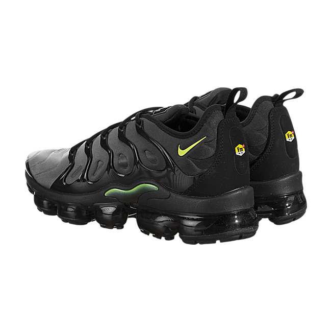 Nike Air Vapormax Plus - Black / Volt-White