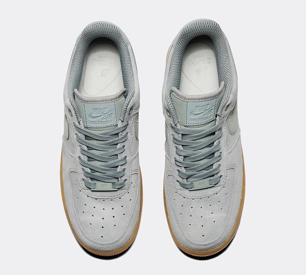 Nike Womens Air Force 1 '07 SE Trainer - Green / Gum