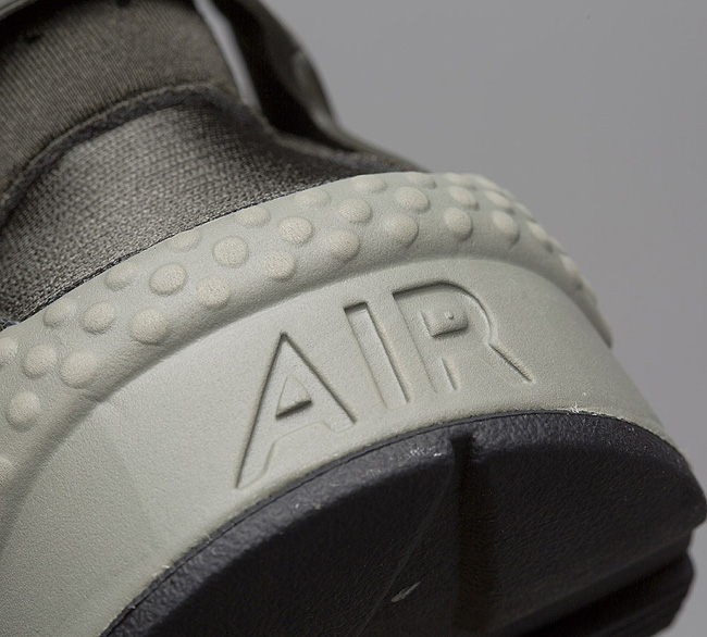 Nike Air Huarache Trainer | Sequoia / Stucco