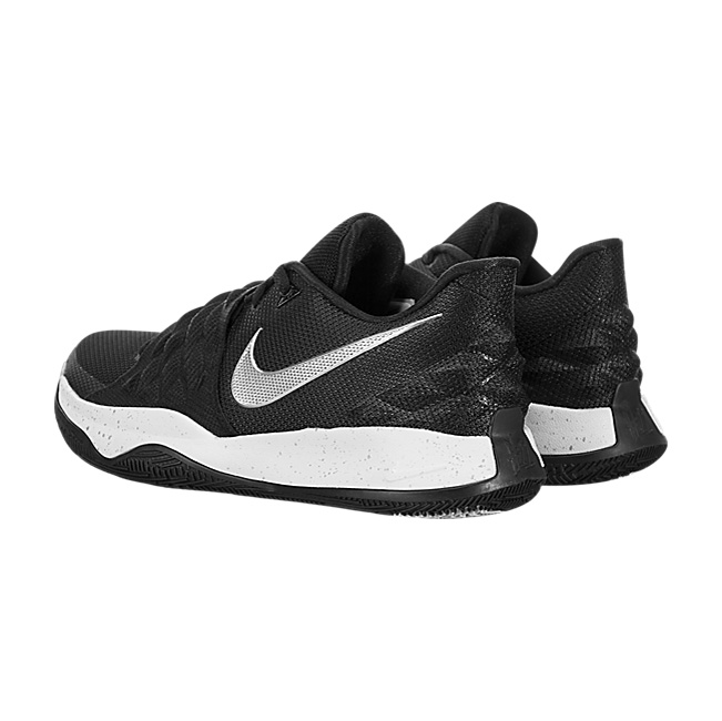 Nike Kyrie 4 Low - Black / Metallic Silver