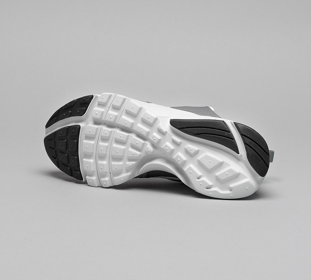 Nike Junior Presto Fly Trainer | Grey / White