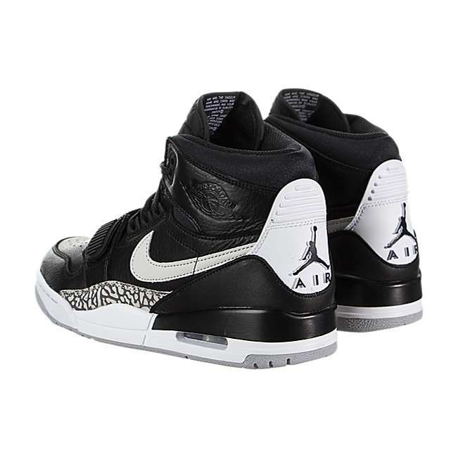 Air Jordan Legacy 312 - Black / White