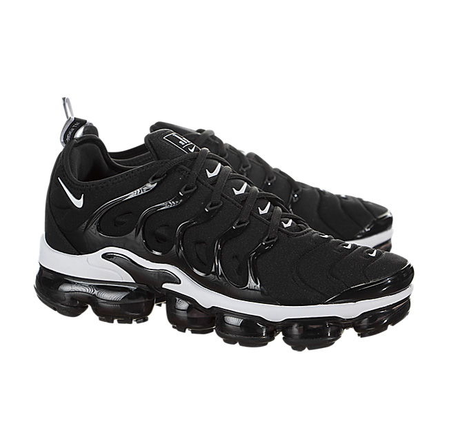 Nike Air Vapormax Plus - Black / White