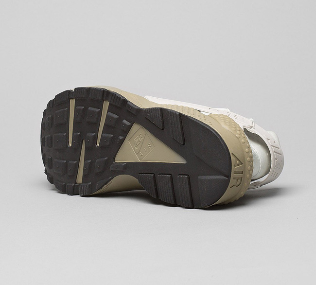 Nike Air Huarache Trainer | Bone / Olive