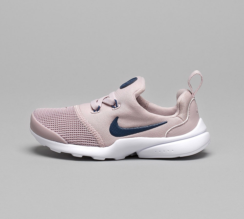 Nike Nursery Presto Fly Trainer | Rose / Navy / White