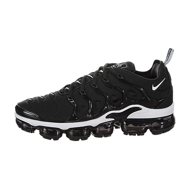 Nike Air Vapormax Plus - Black / White