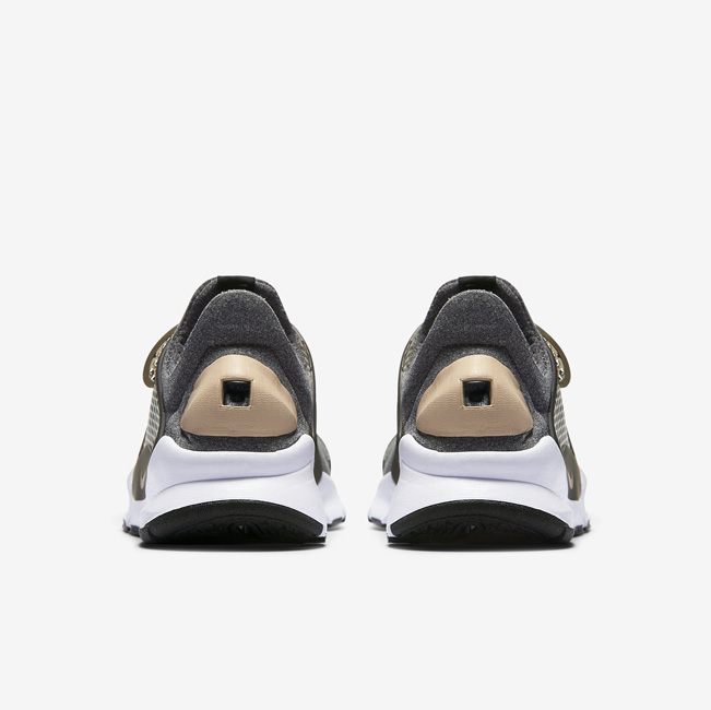 Nike Sock Dart Nike Sock Dart SE Black/Black/White/Vachetta Tan