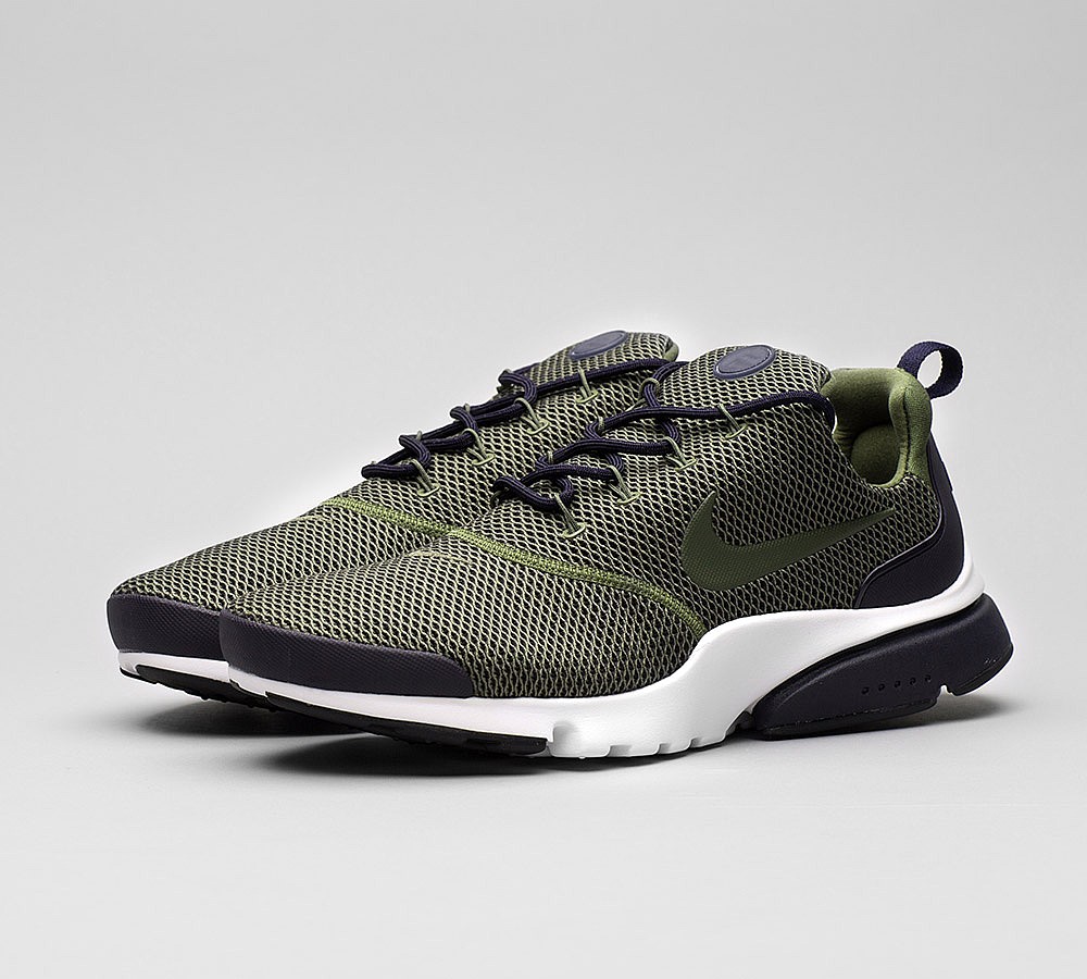 Nike Presto Fly SE Knit Trainer | Medium Olive / Cargo Khaki