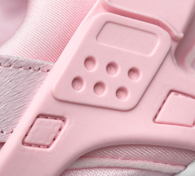 Nike Junior Huarache Run SE Trainer | Prism Pink