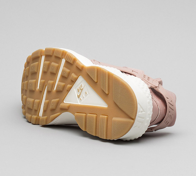 Nikes Air Huarache Run Premium Trainer | Particle Pink