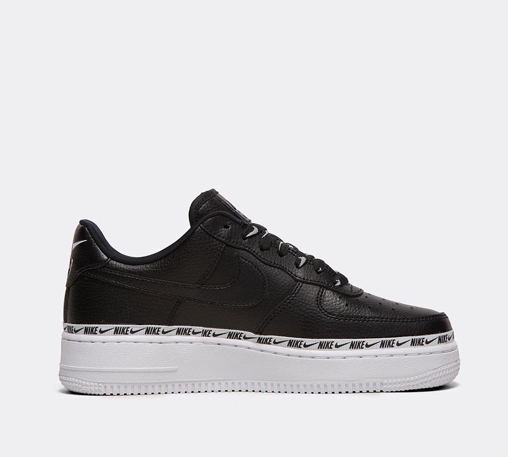Nike Womens Air Force 1 '07 SE Trainer - Black / Black / White