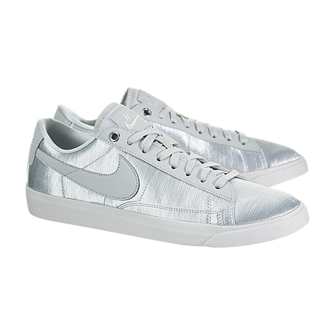 Nike Women Blazer Low SE - Pure Platinum / White