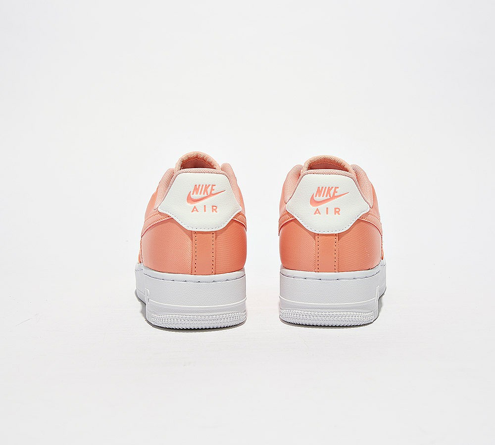 Nike Womens Air Force 1 '07 SE Trainer - Crimson Bliss / White