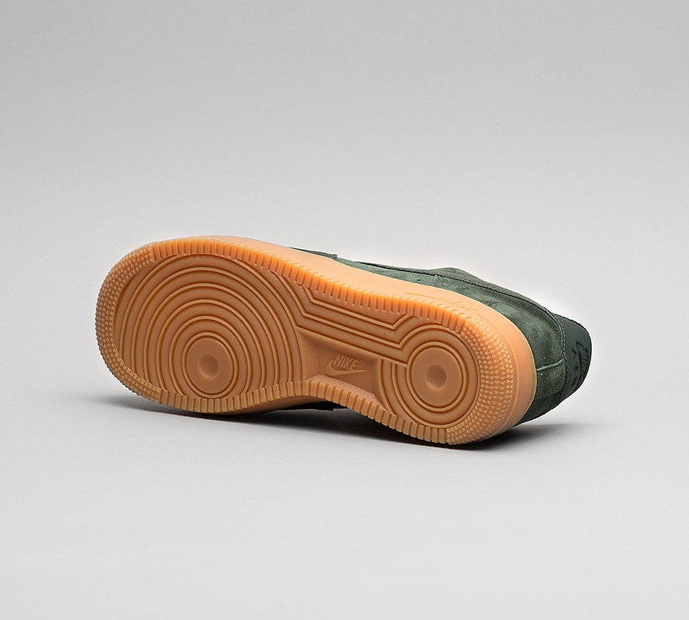 Nike Womens Air Force 1 Low '07 SE Trainer - Outdoor Green / Outdoor Green