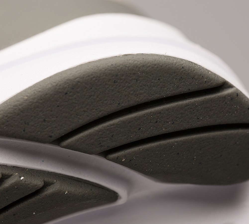 Nike Junior Air Presto Fly SE Trainer | River Rock / Black / Cobblestone