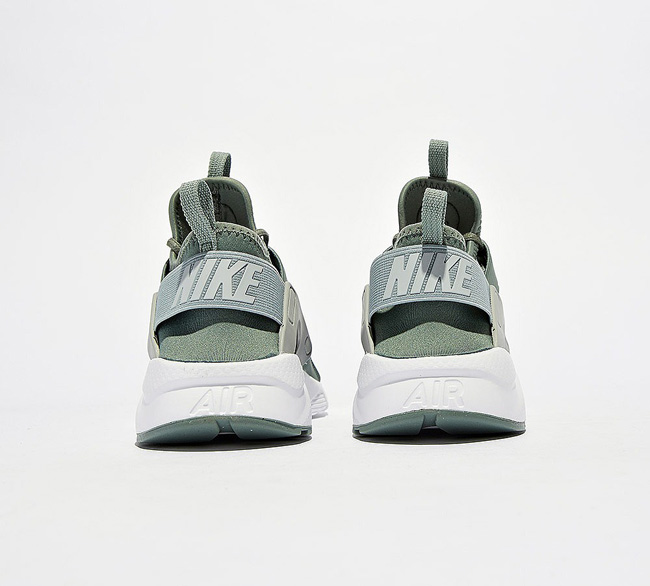 Nike Junior Air Huarache Run Ultra SE Trainer | Clay Green / Light Pumice