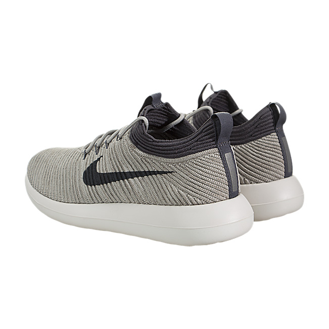Nike Women Roshe Two Flyknit V2 - Pale Grey / Dark Grey