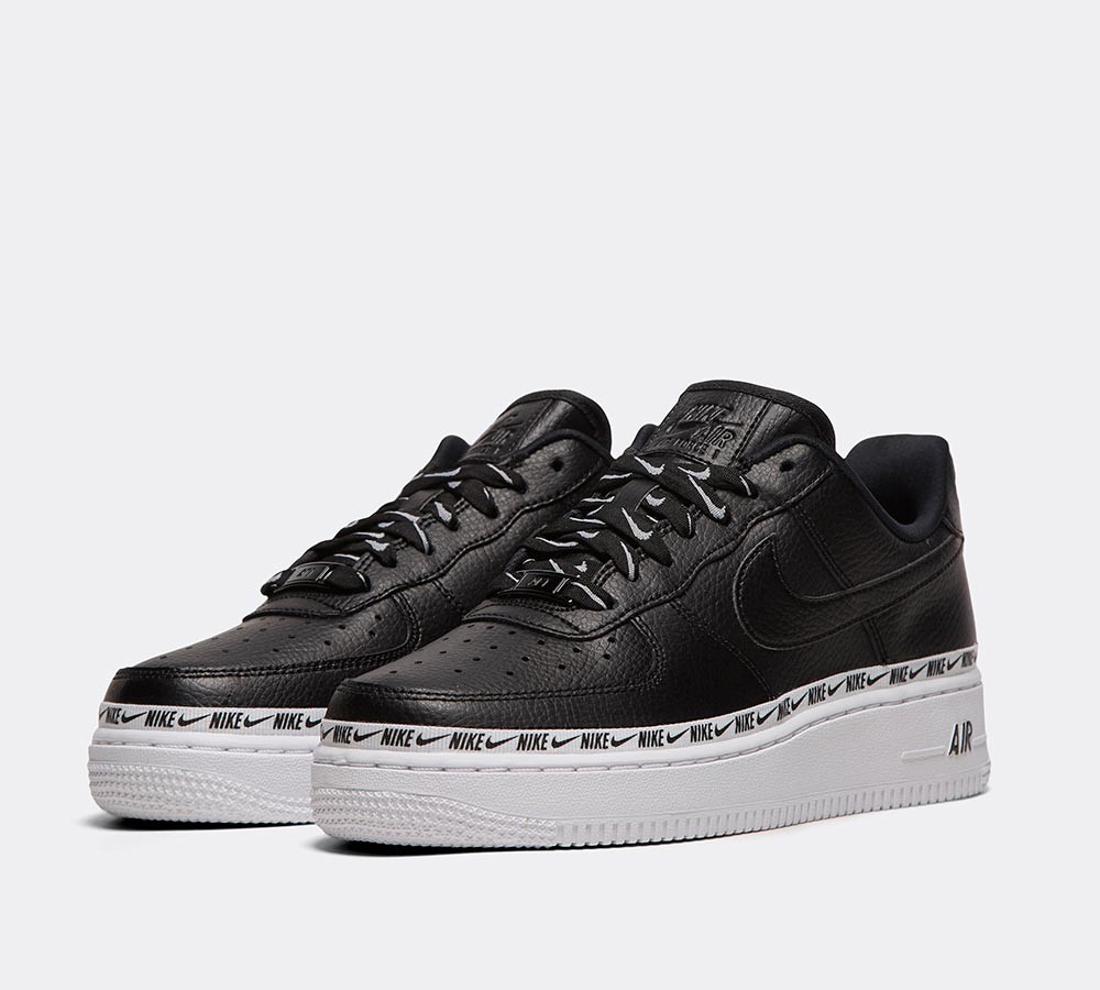 Nike Womens Air Force 1 '07 SE Trainer - Black / Black / White