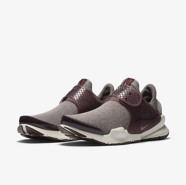 Nike Sock Dart Nike Sock Dart SE Night Maroon/Night Maroon/Sail/Light Iron Ore