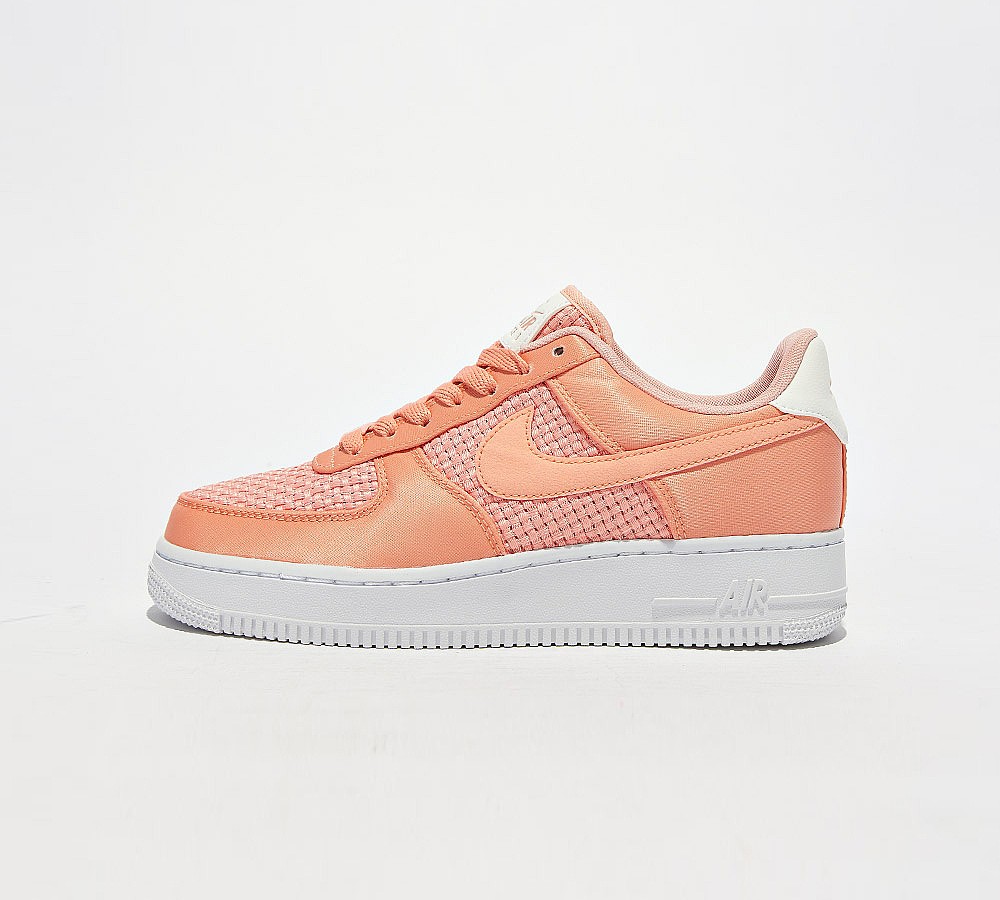 Nike Womens Air Force 1 '07 SE Trainer - Crimson Bliss / White