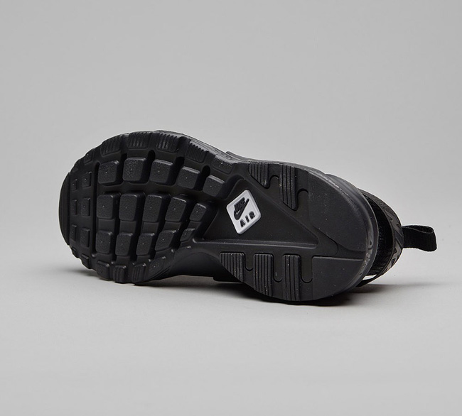 Nike Junior Air Huarache Run Ultra SE Trainer | Black / Dark Grey
