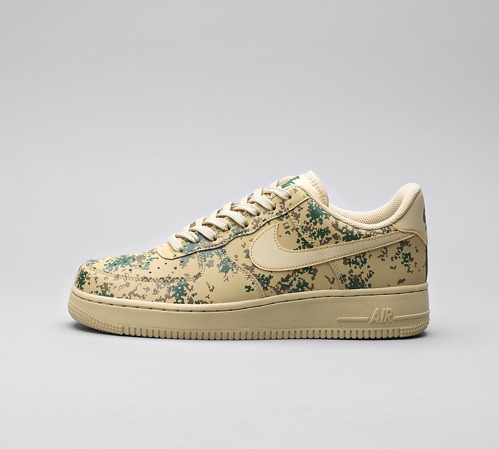 Nike Air Force 1 '07 LV8 'Camo' Trainer - Team Gold / Team Gold