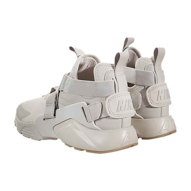 Nike Women Air Huarache City - Desert Sand / White