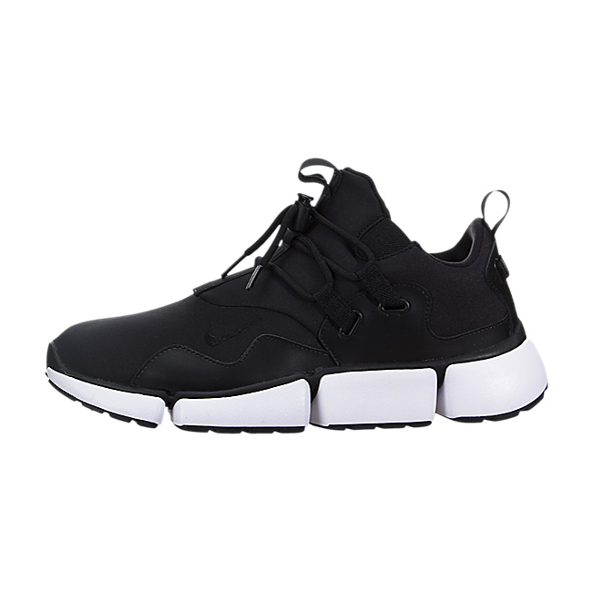 Nike Pocketknife DM - Black / Black-White