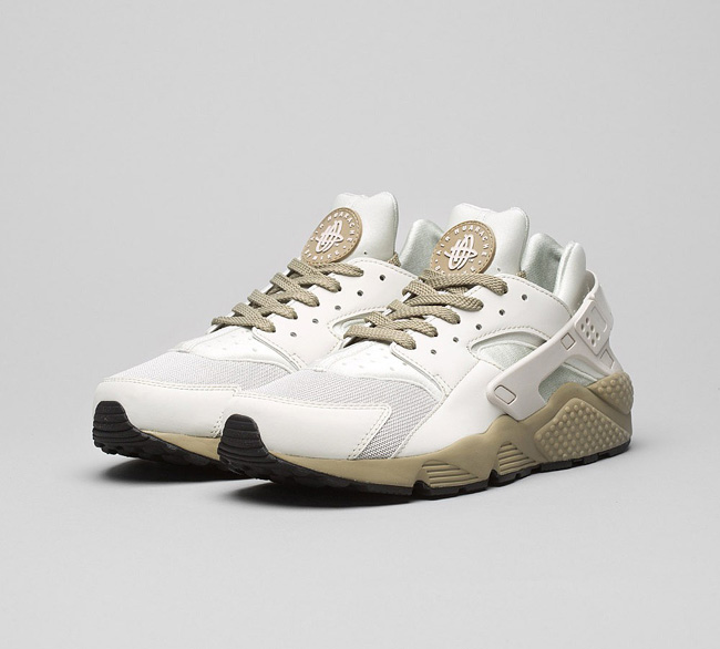 Nike Air Huarache Trainer | Bone / Olive