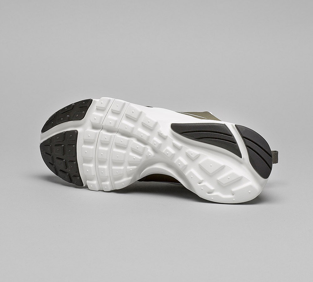 Nike Junior Presto Fly Trainer | Ridgerock / White