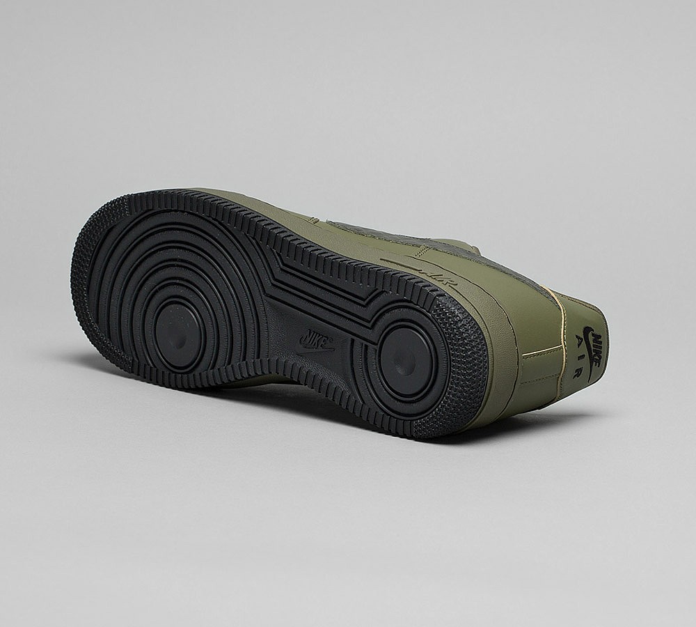 Nike Air Force 1 07 LV8 Trainer - Medium Olive / Black / Sequoia