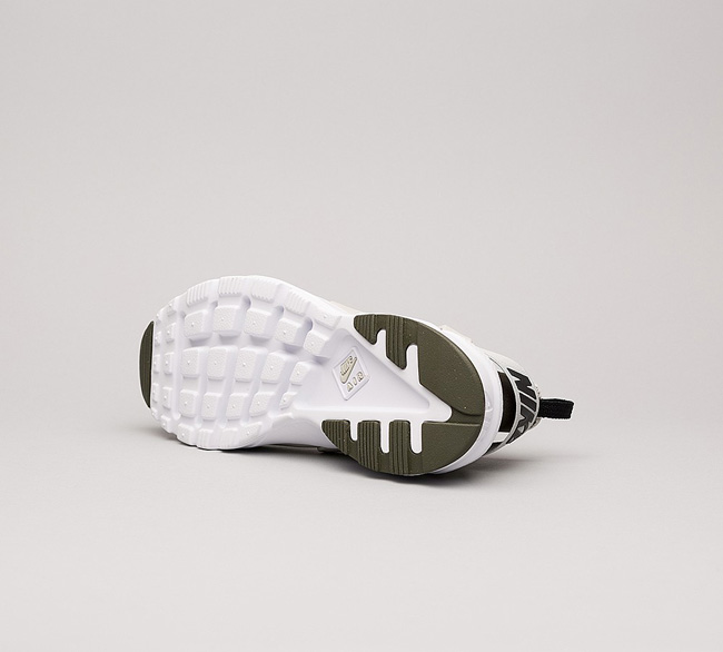 Nike Junior Air Huarache Run Ultra Trainer | Platinum Grey / Black / Khaki