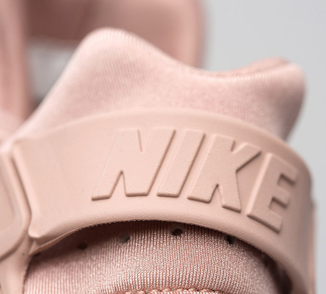 Nikes Air Huarache Run Premium Trainer | Particle Pink