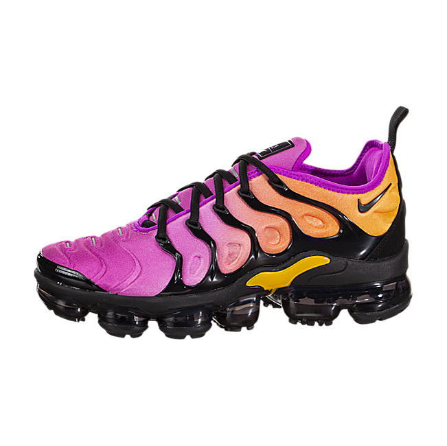 Nike Women Air Vapormax Plus - Black / Black-Fuchsia Blast