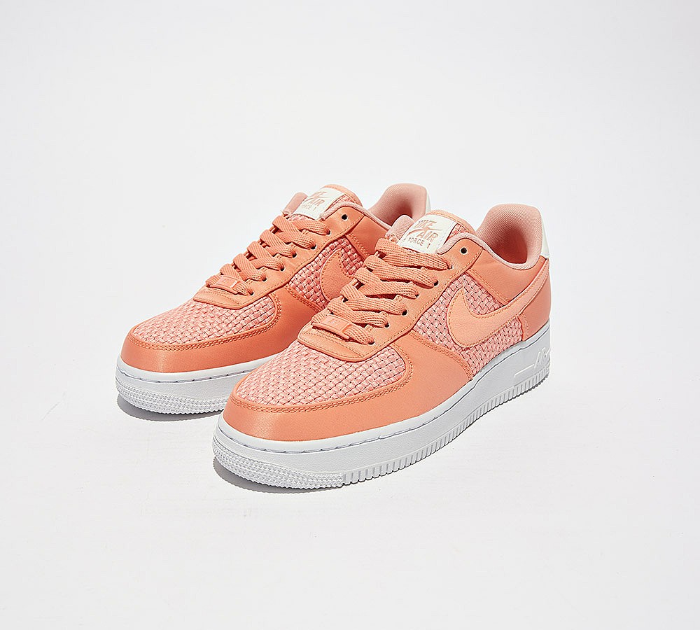 Nike Womens Air Force 1 '07 SE Trainer - Crimson Bliss / White