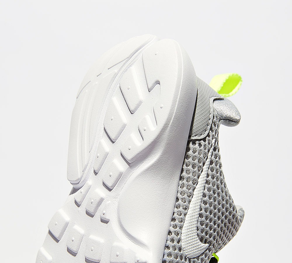 Nike Nursery Presto Fly Trainer | Wolf Grey / White