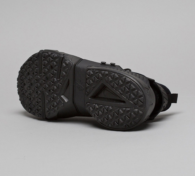 Nike Air Huarache Drift Trainer | Black / Black