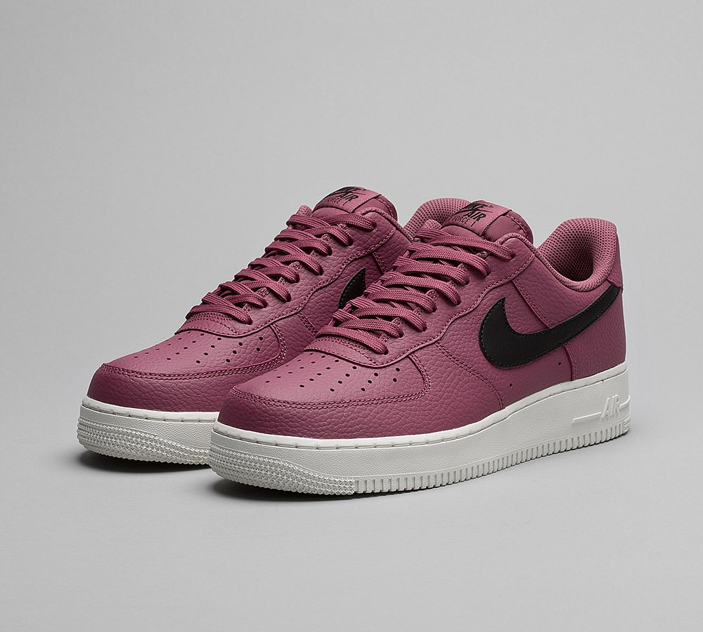 Nike Air Force 1 '07 Trainer - Vintage Wine / Black