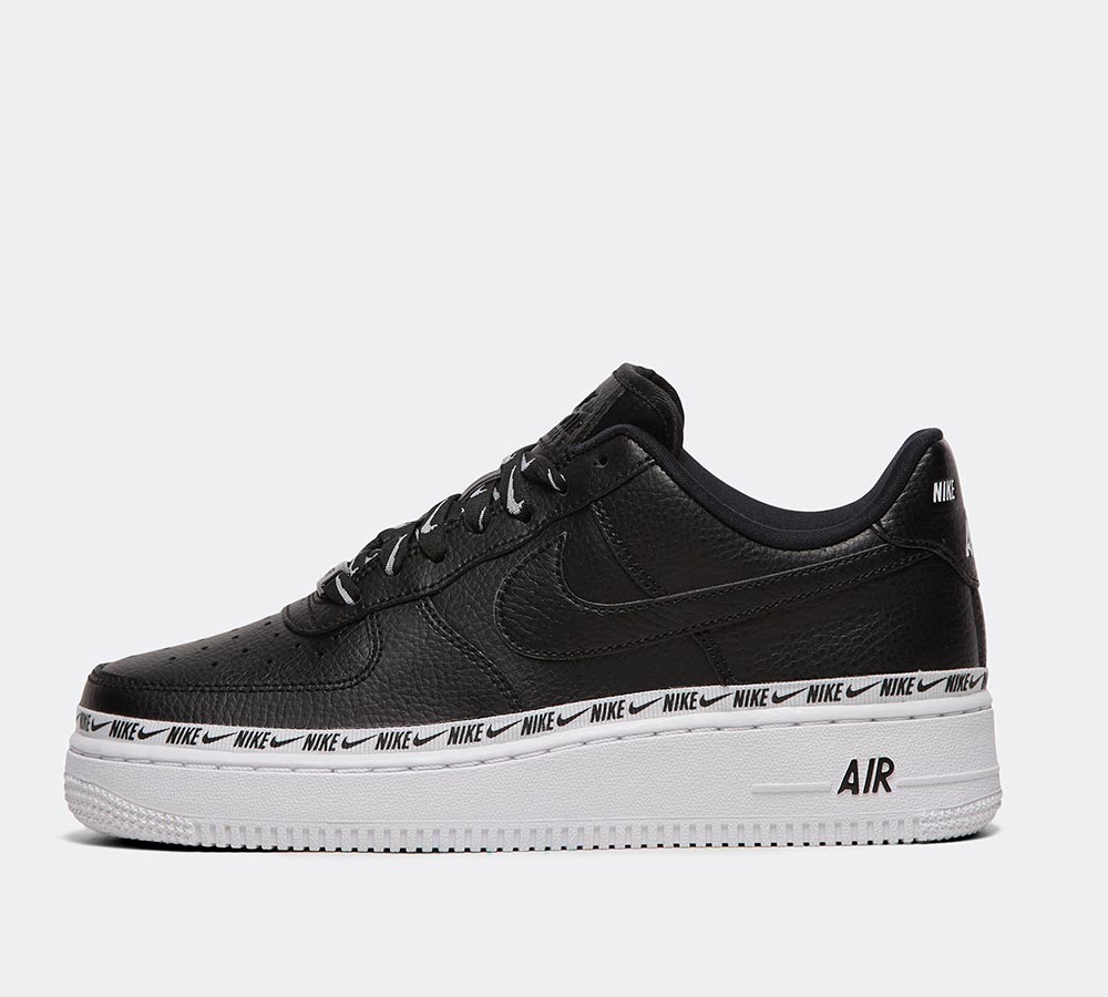 Nike Womens Air Force 1 '07 SE Trainer - Black / Black / White