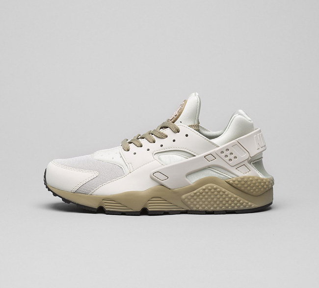 Nike Air Huarache Trainer | Bone / Olive