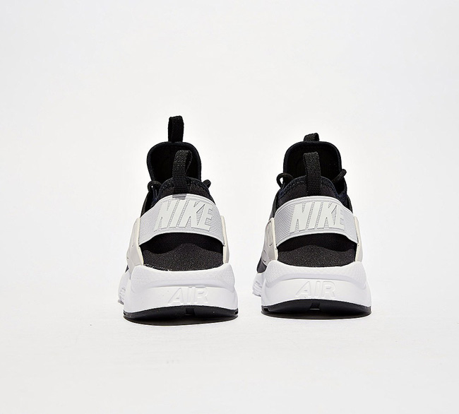 Nike Junior Air Huarache Run Ultra SE Trainer | Black / White