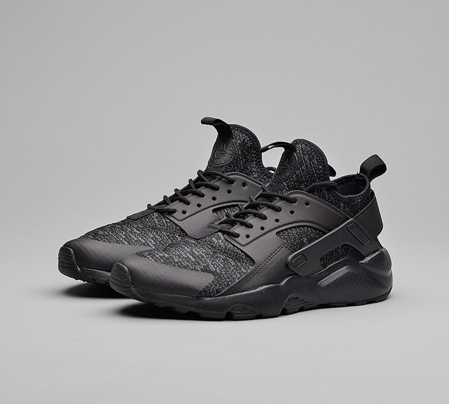Nike Junior Air Huarache Run Ultra SE Trainer | Black / Dark Grey