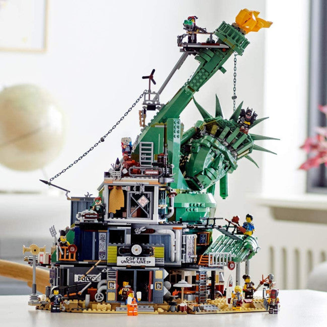 Welcome to Apocalypseburg 70840 Brick Building Kit