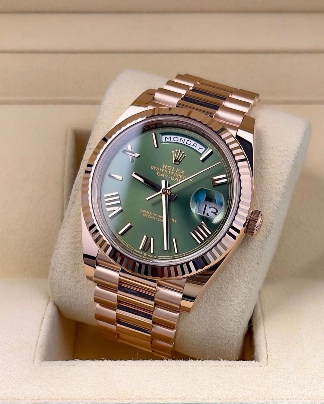 rol€x 228235 Day-Date 40 Olive Green 60th Anniversary