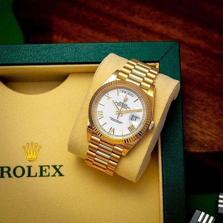 rol€x 228238 DAY-DATE 40MM PRESIDENT 18K YELLOW GOLD SILVER ROMAN DIAL