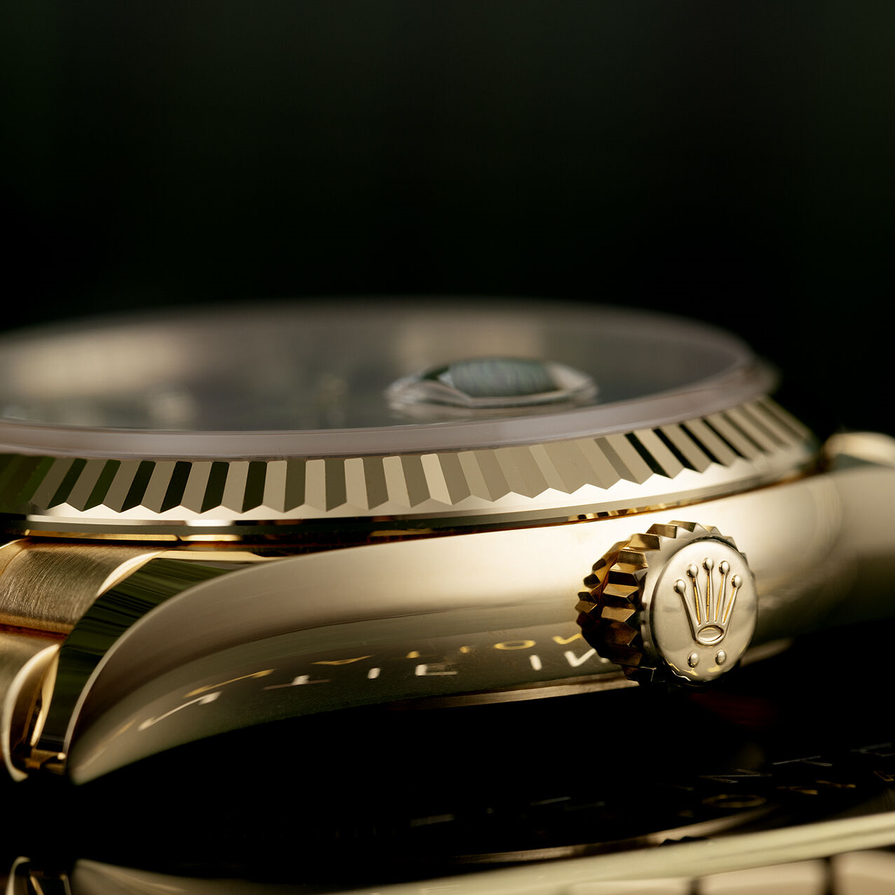 rol€x Day-Date 36 Green Ombre Diamond Dial Yellow Gold President Automatic Watch 128238