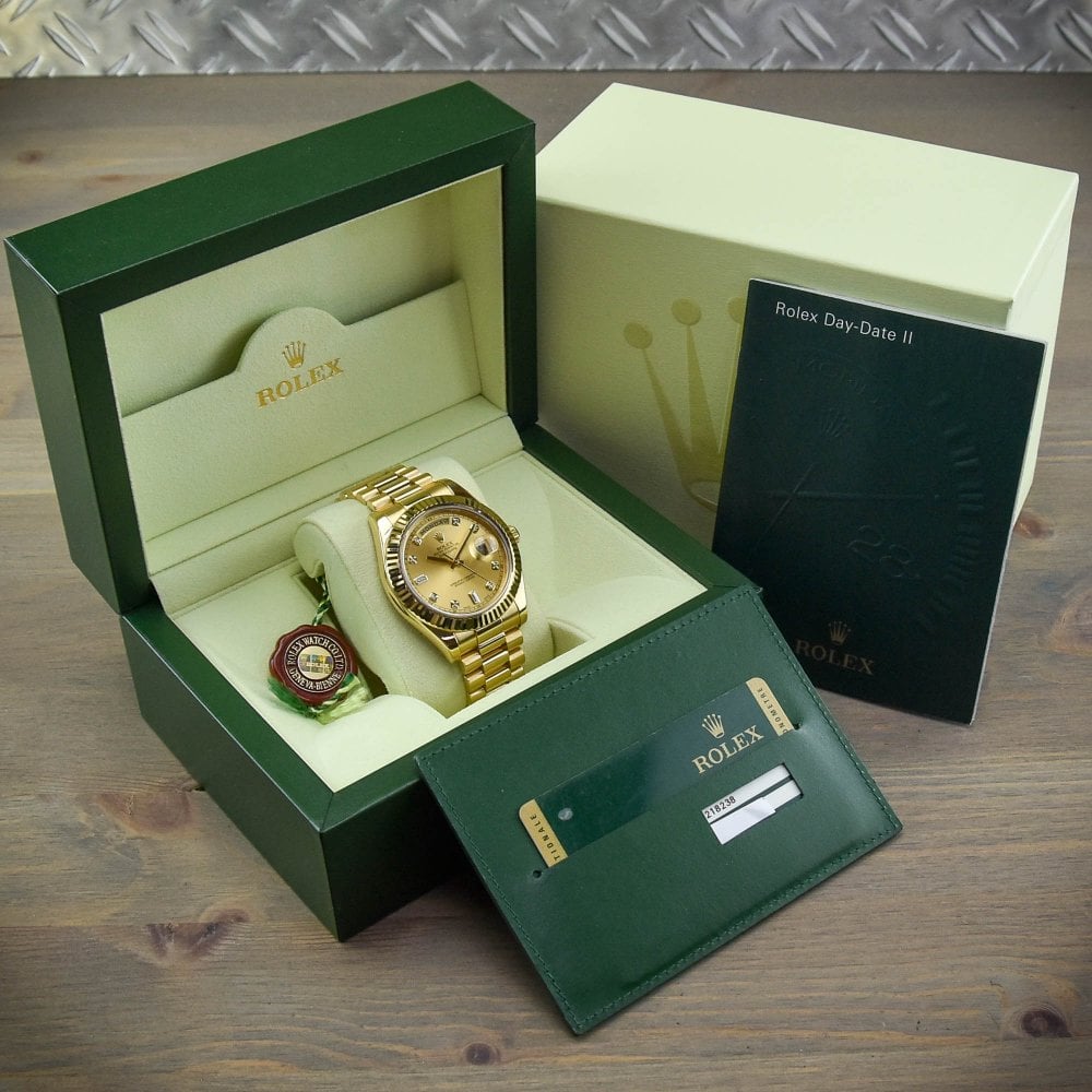 rol€x 228238 DAY-DATE 40MM PRESIDENT 18K YELLOW GOLD SILVER ROMAN DIAL