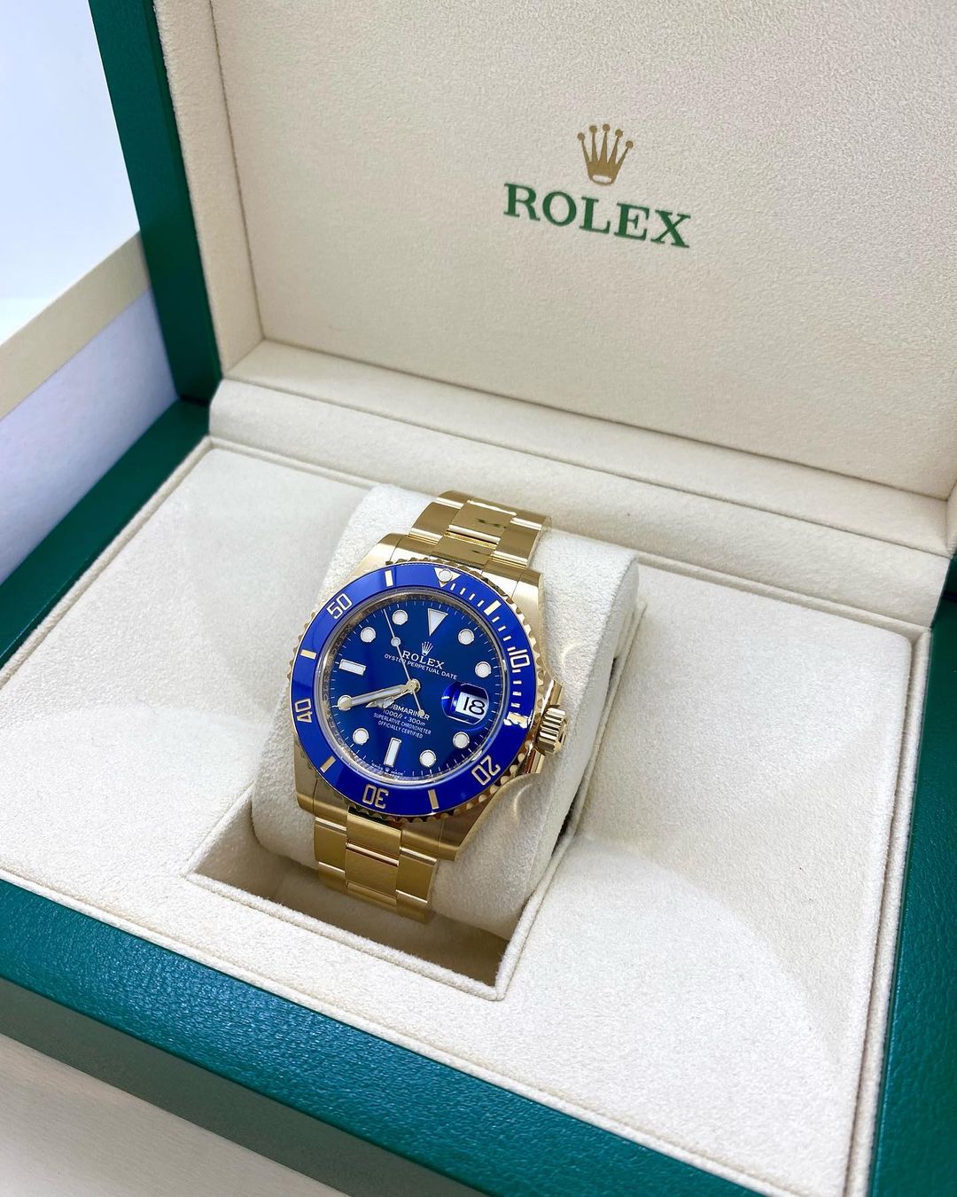 rol€x Perpetual Submariner m126618ln Series