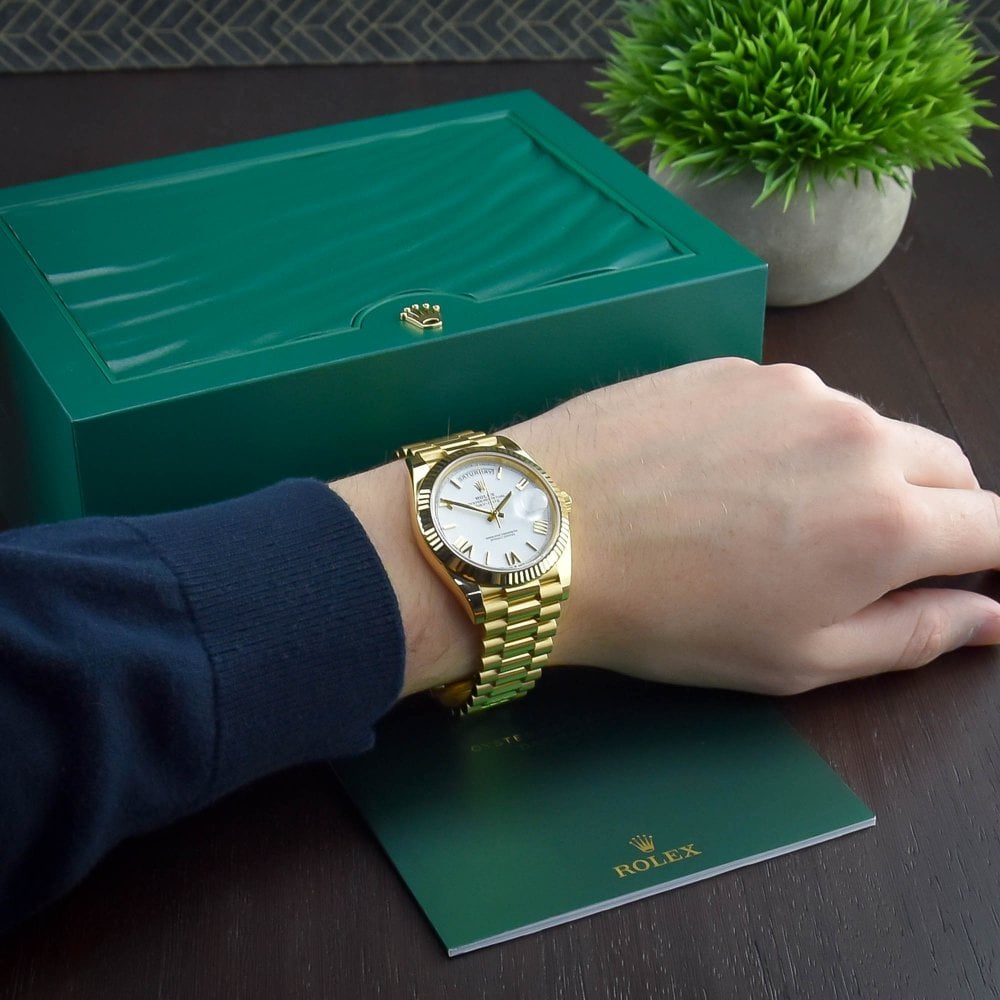 rol€x 228238 DAY-DATE 40MM PRESIDENT 18K YELLOW GOLD SILVER ROMAN DIAL